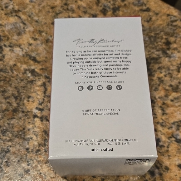 Hallmark Santa Keepsake Mug - Red and Cream - Picture 7 of 8